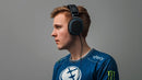 SteelSeries Arctis Pro + GameDAC Wired Gaming Headset - Certified Hi-Res Audio - Dedicated DAC and Amp - for PS4 and PC