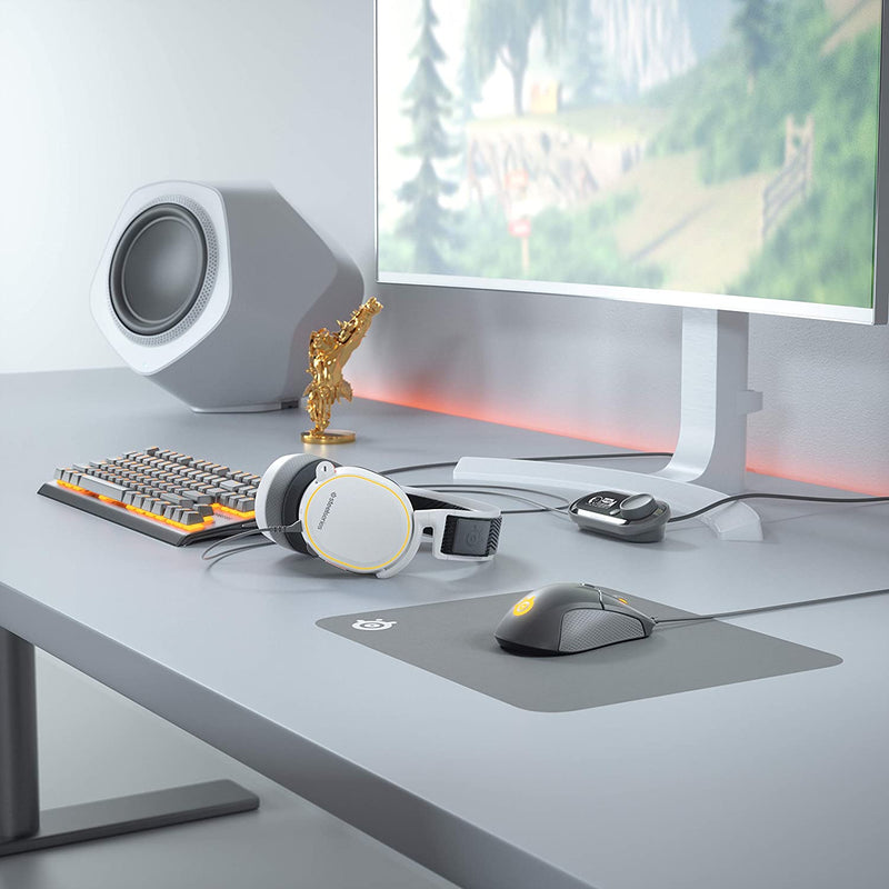 SteelSeries Arctis Pro + GameDAC Wired Gaming Headset - Certified Hi-Res Audio - Dedicated DAC and Amp - for PS4 and PC